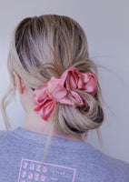 Silk Jumbo Scrunchie *Pink*