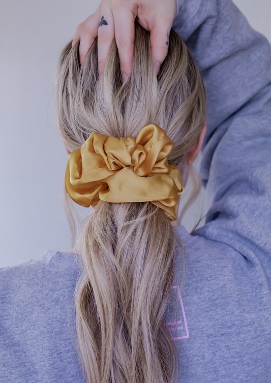 Silk Jumbo Scrunchie *Gold*